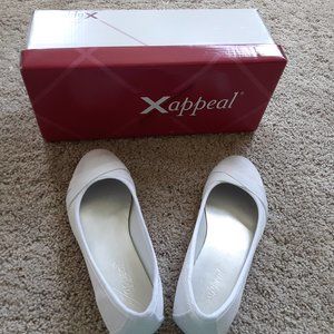 Xappeal Womens Slip On Flat Shoes Medium Mitzie